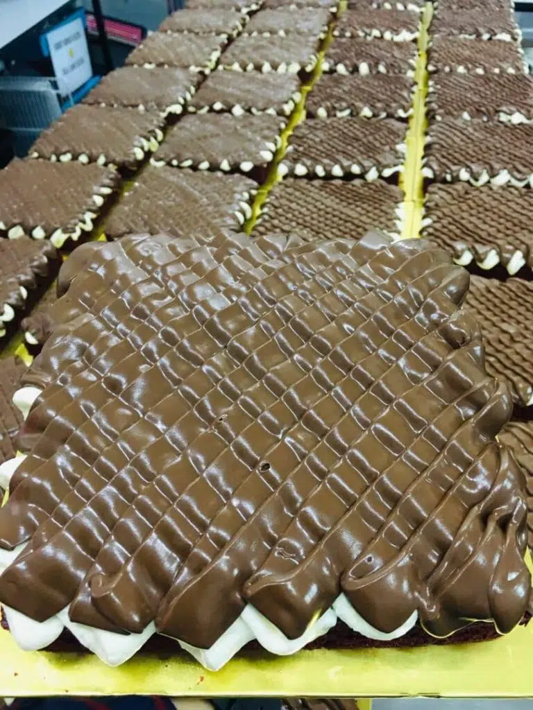 RED VELVET FULL NUTELLA