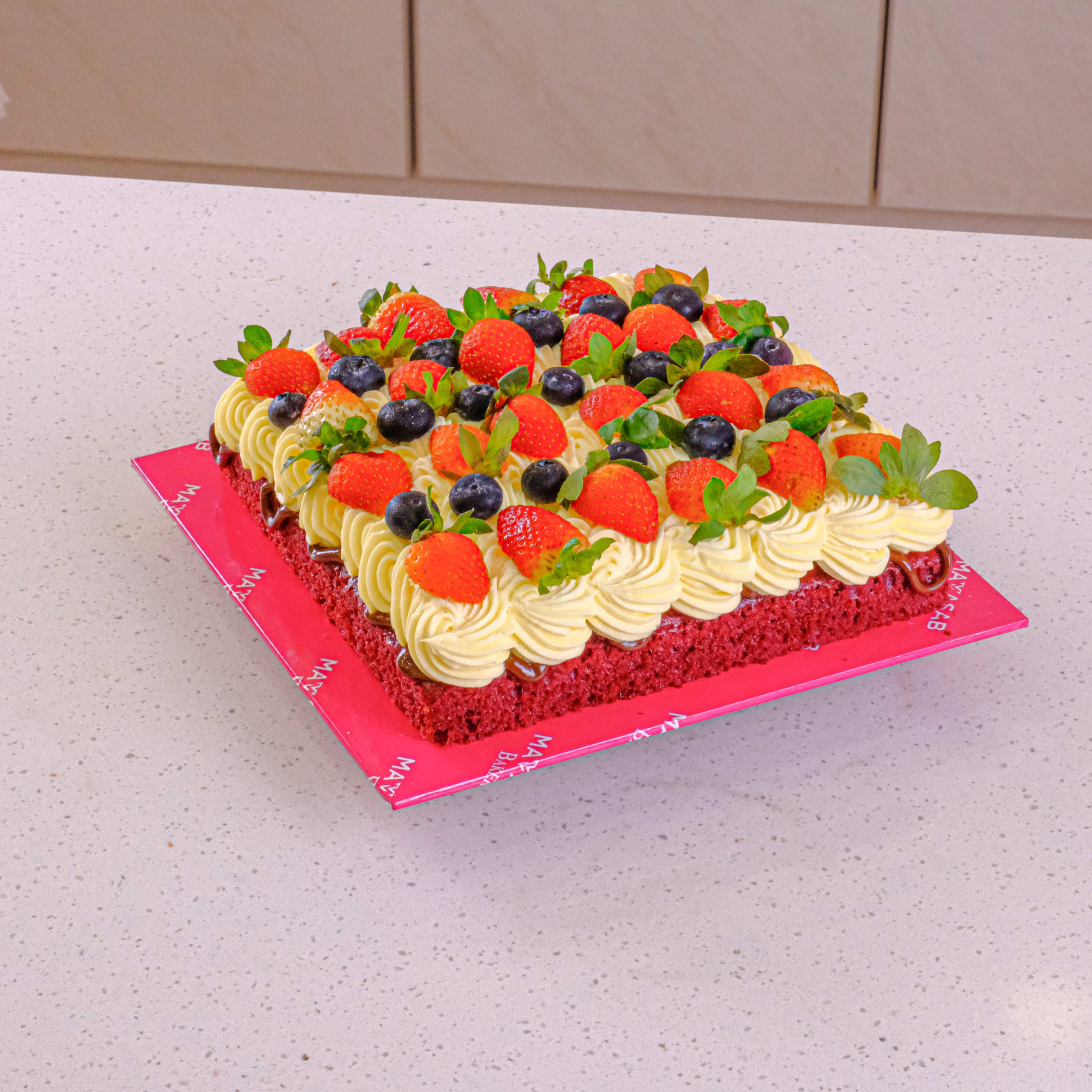 Red Velvet Std 7 Inci With Berries Mamasab