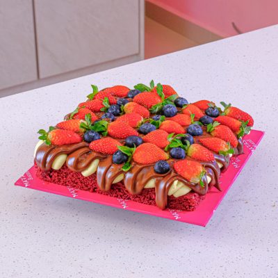 Red Velvet Full Hazelnut Chocolate 7 Inci With Berries Mamasab