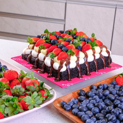 Extravaganza Melt Chocolate Cake 7 Inci With Berries Mamasab